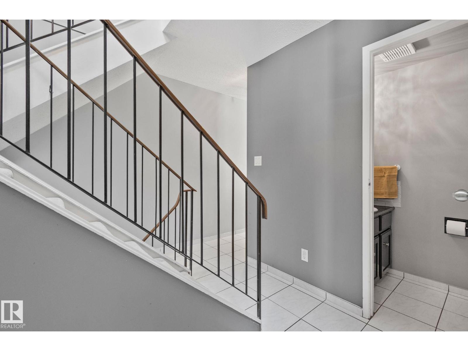 #8 1020 41 ST NW