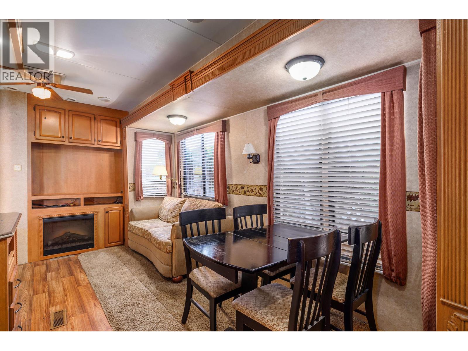 415 COMMONWEALTH Road Unit# 600