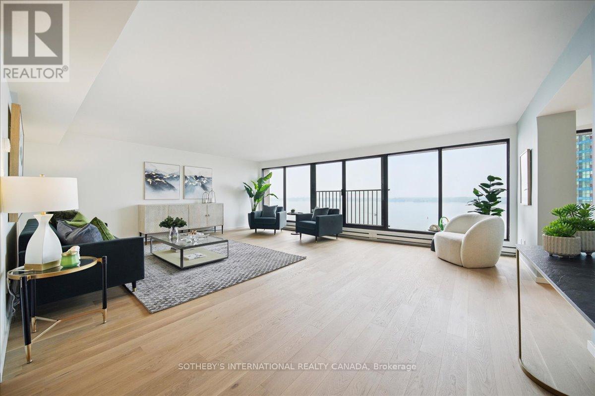 1110 - 65 HARBOUR SQUARE