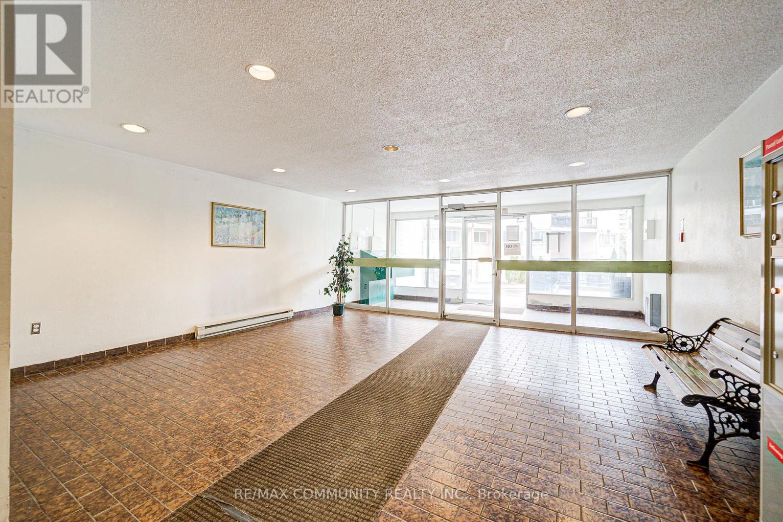 1078 - 100 MORNELLE COURT