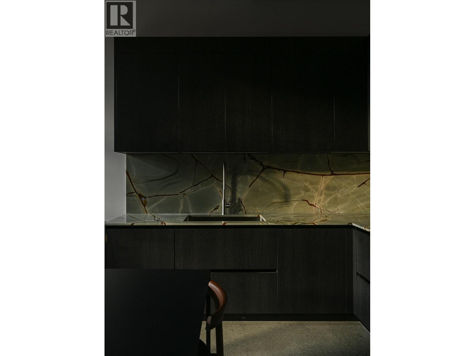 205 546 BEATTY STREET