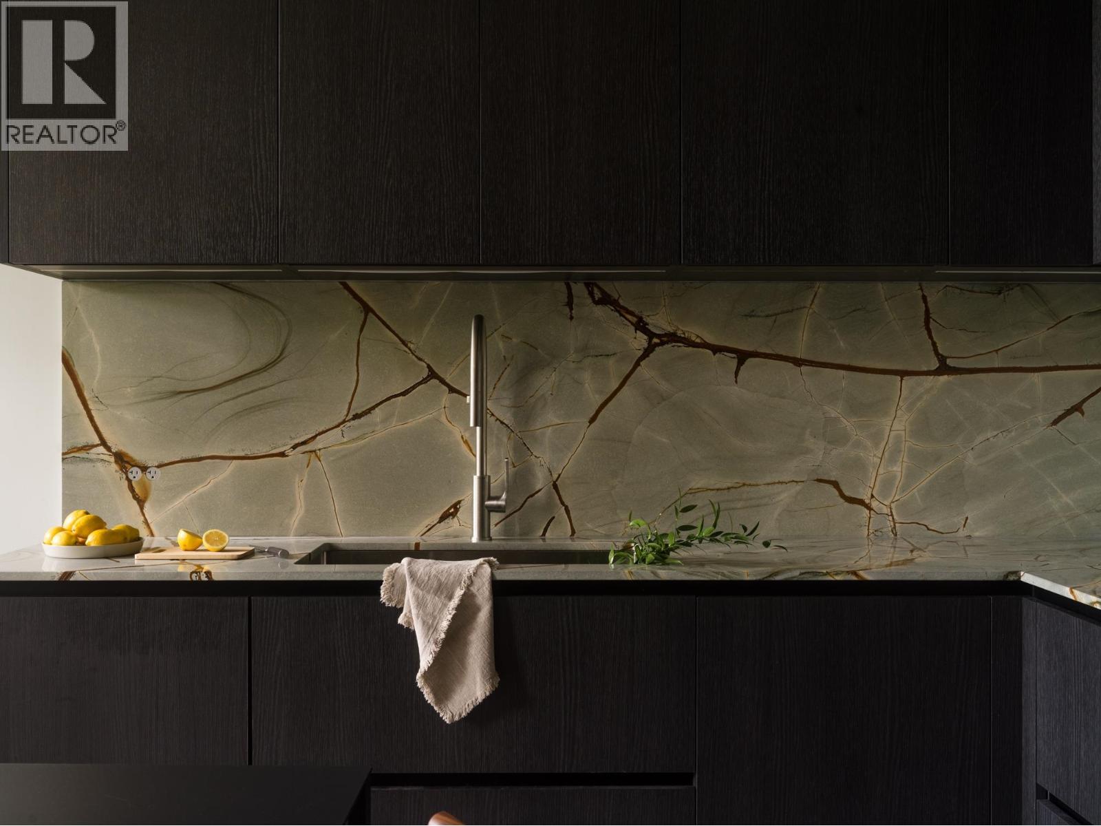 205 546 BEATTY STREET