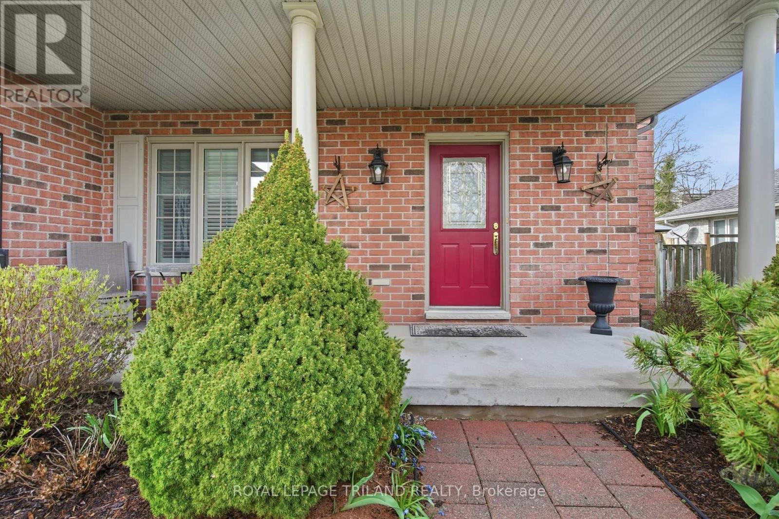 32 WINGREEN LANE