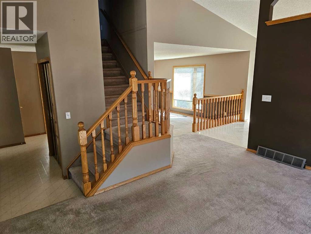 302 Meadowbrook Bay SE