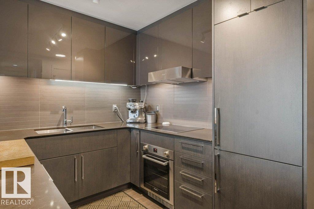 #3606 10360 102 ST NW