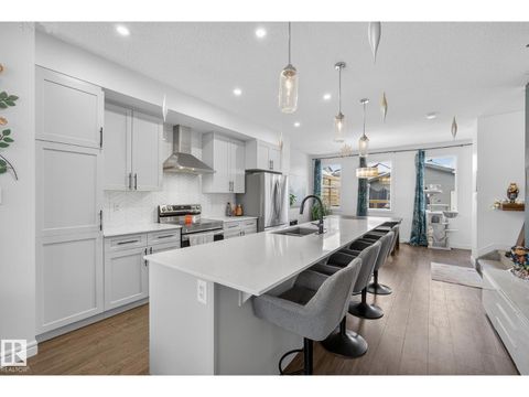 8 DANIEL ST Fort Saskatchewan AB T8L0X3