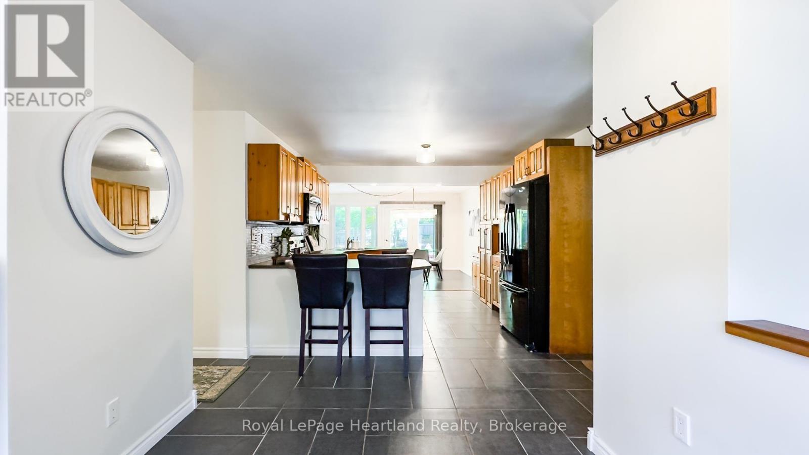 216 SHADYWOOD CRESCENT