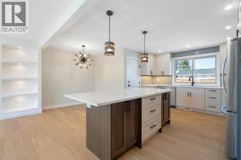 924 Canna Crescent SW