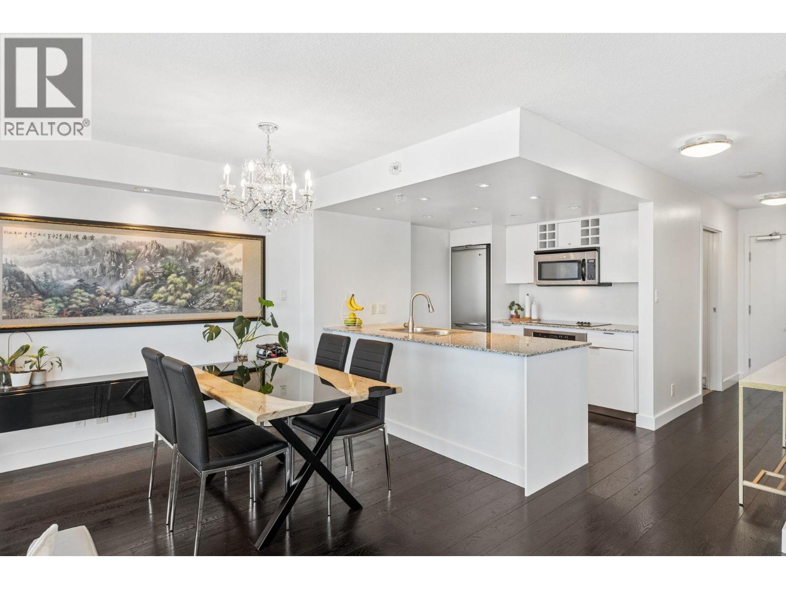 PH2605 788 HAMILTON STREET