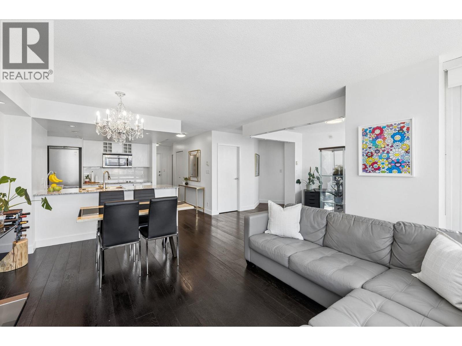 PH2605 788 HAMILTON STREET