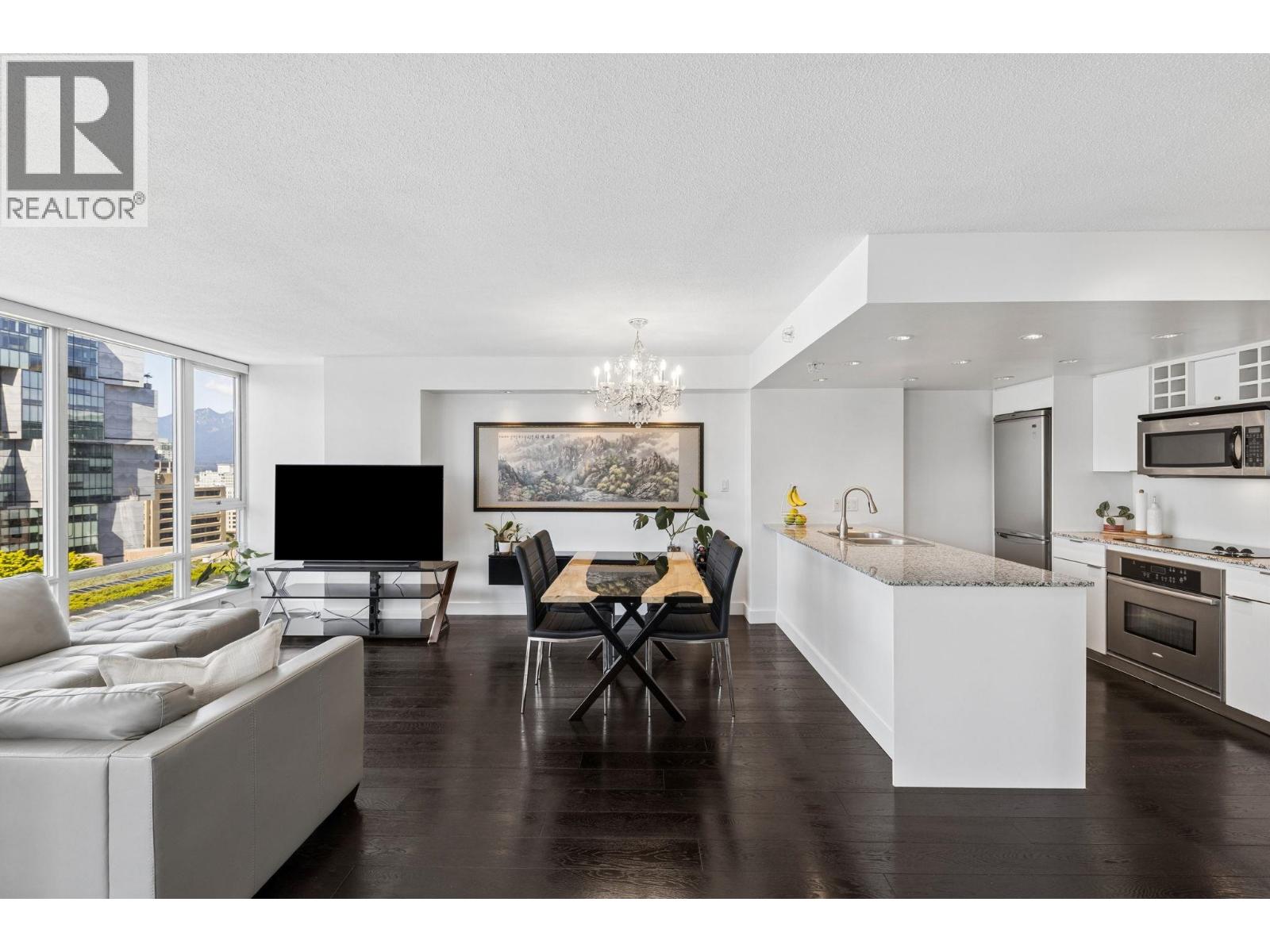 PH2605 788 HAMILTON STREET