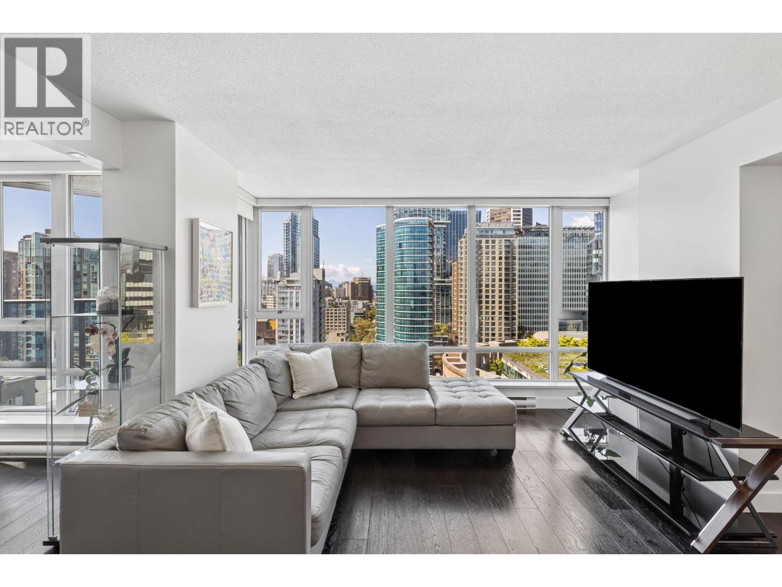 PH2605 788 HAMILTON STREET