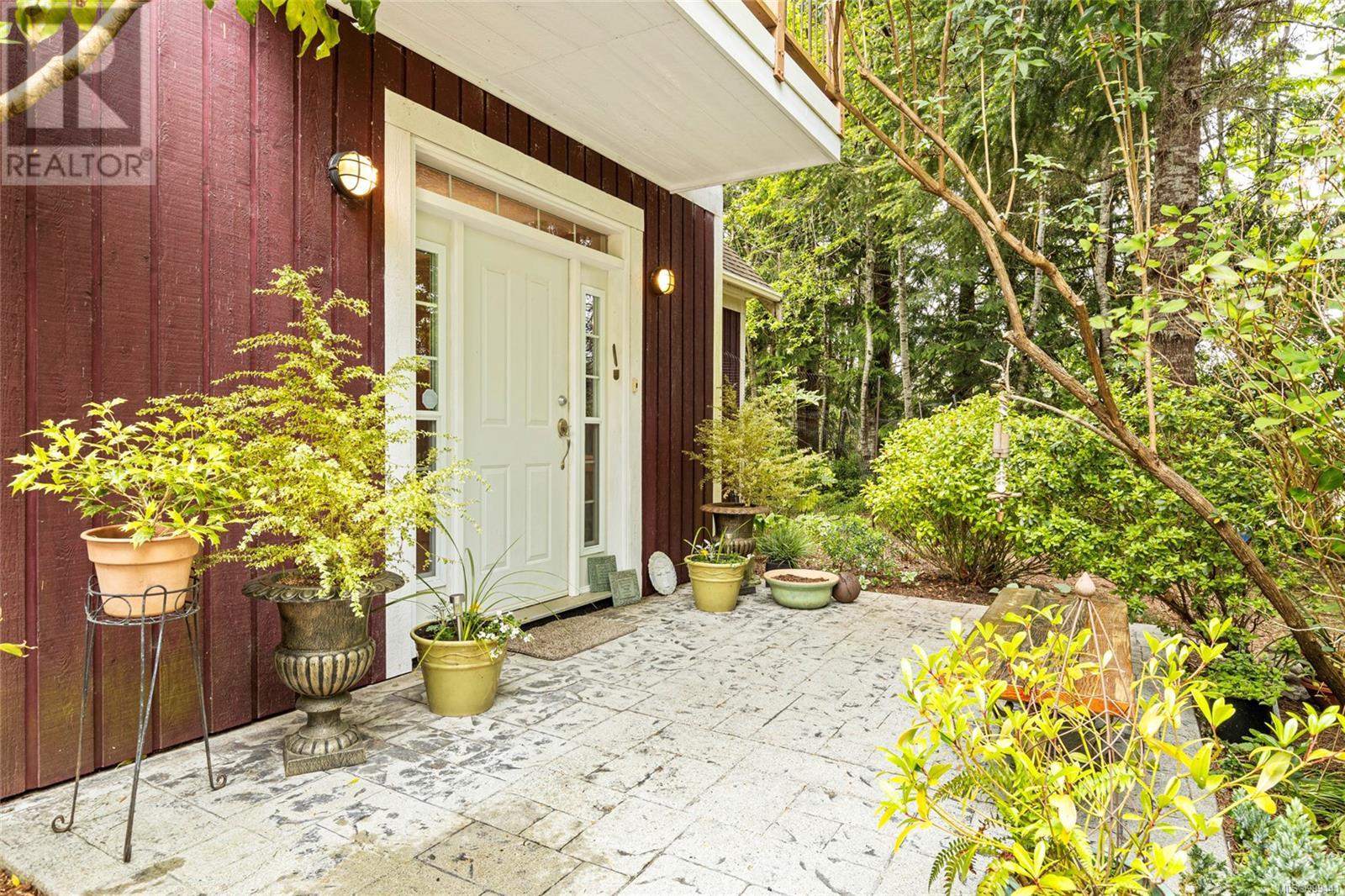 6280 Sooke Rd