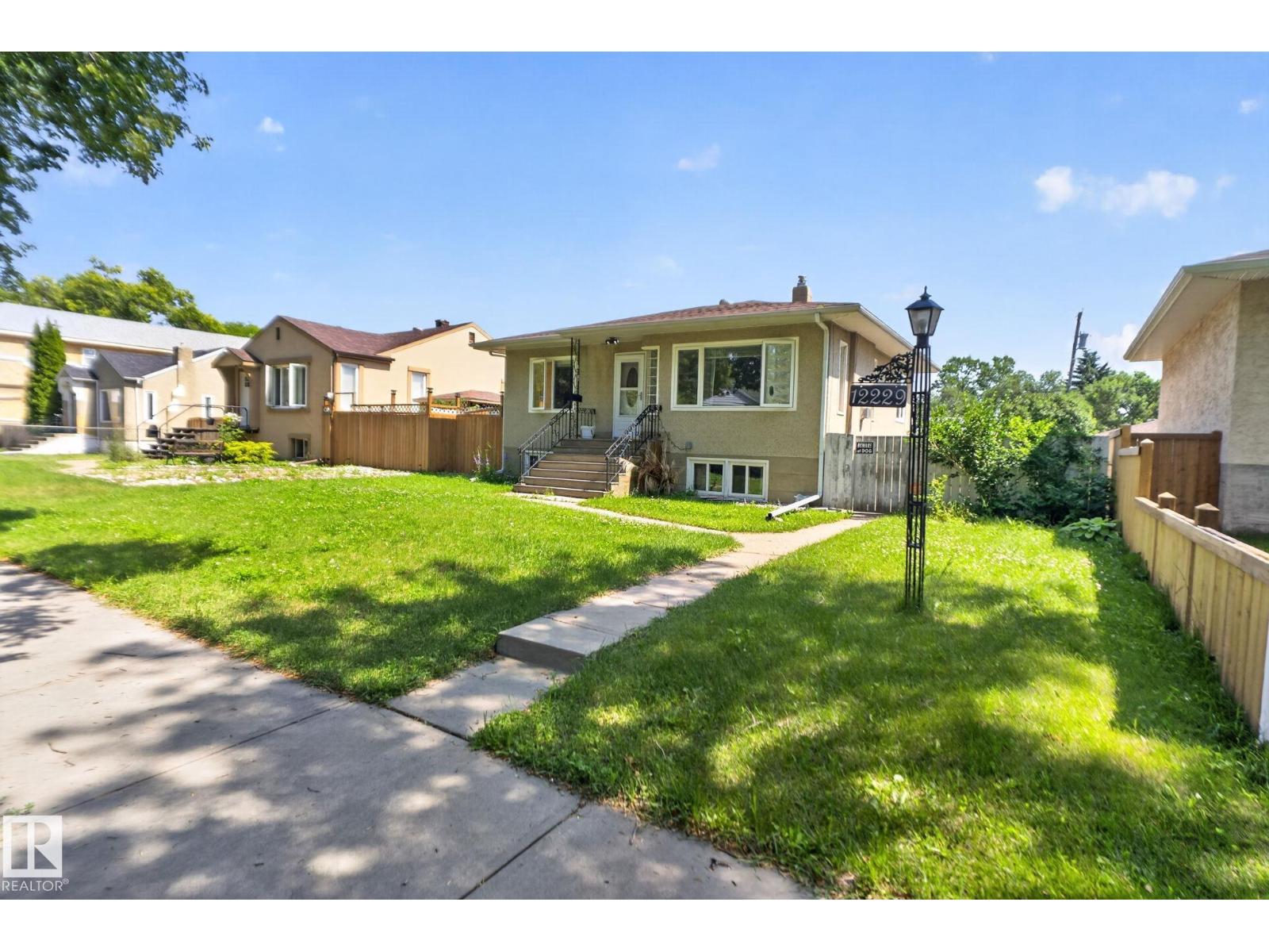 12229 88 ST NW