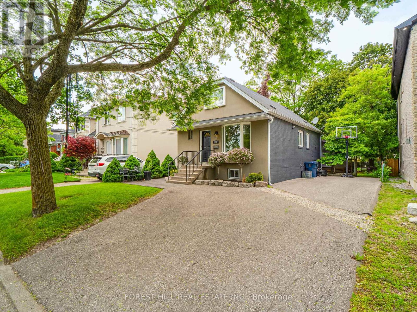 Photo 1 of 48 — 236 CAMERON AVENUE, Toronto (Lansing-Westgate), ON M2N1E7