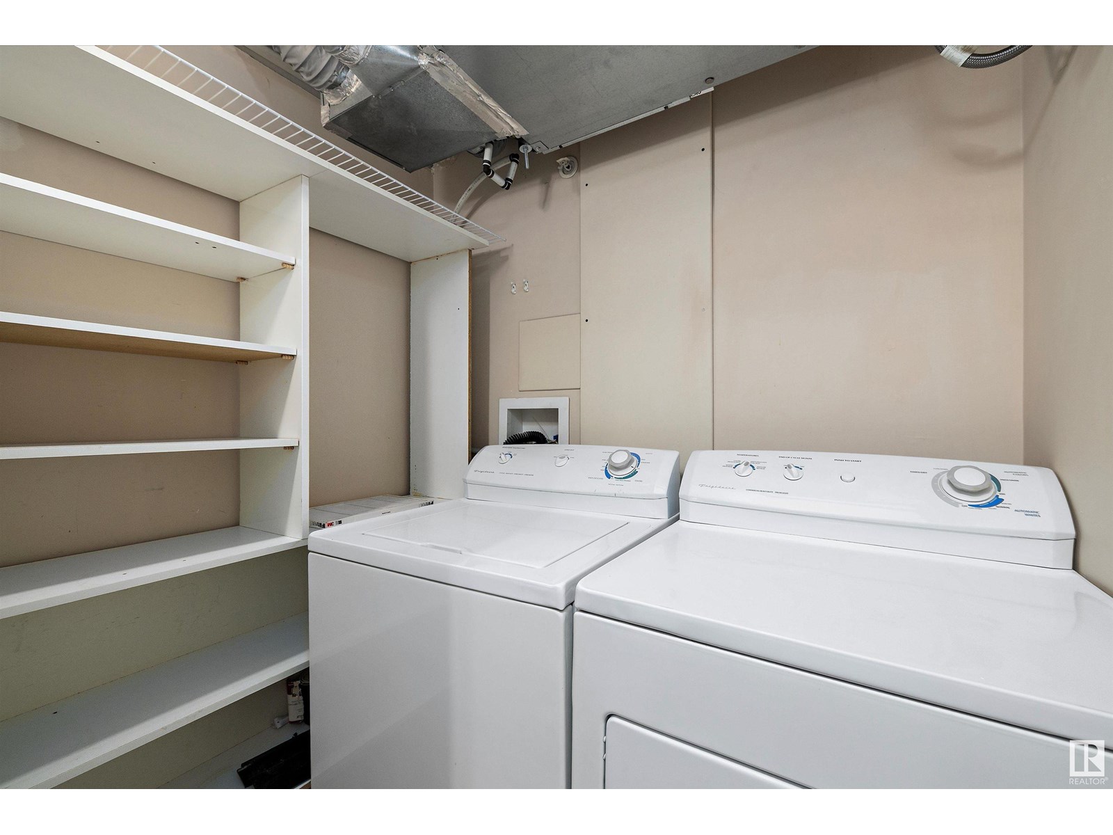 #303 6925 199 ST NW