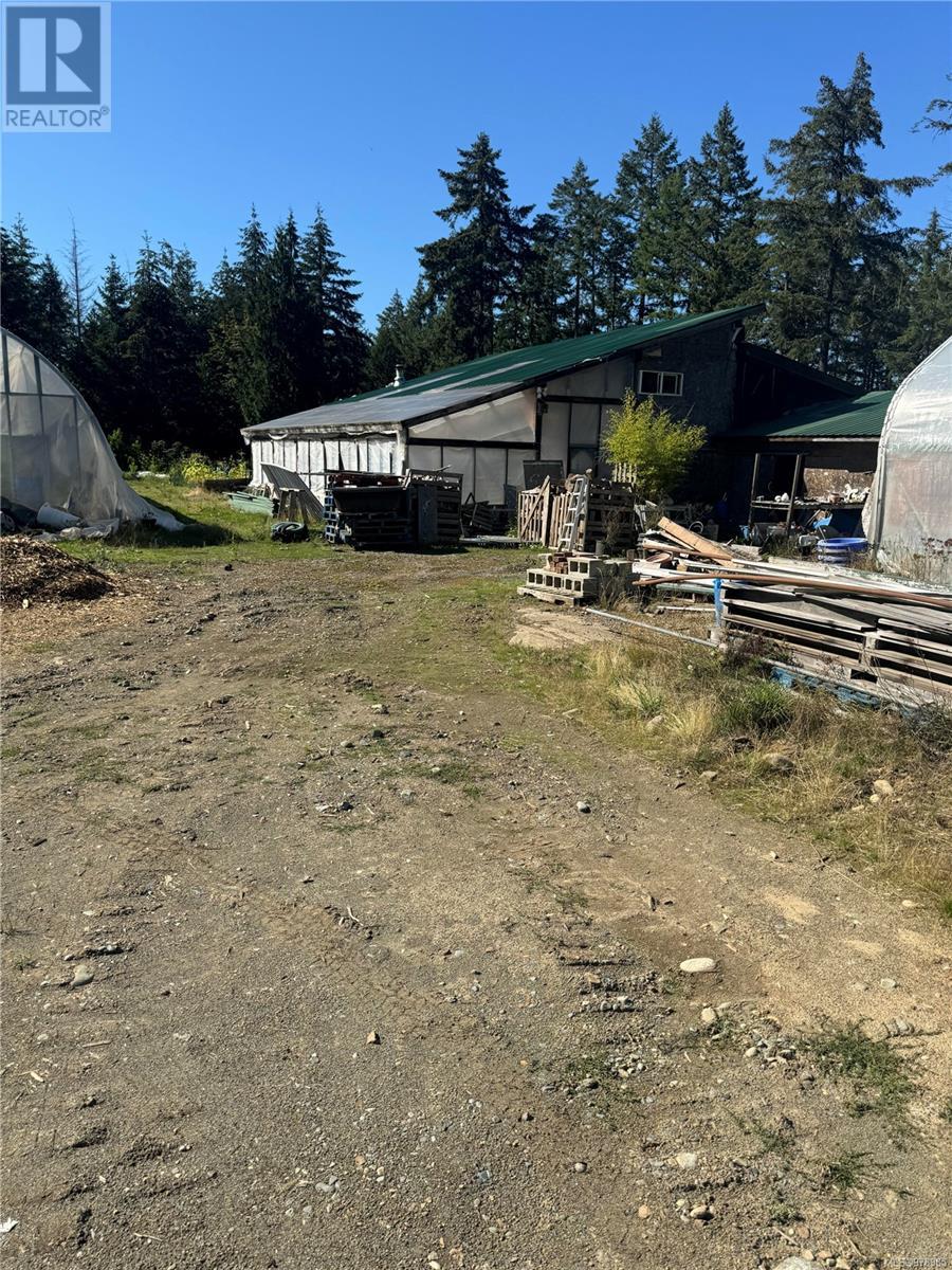 3989 Riverside Rd