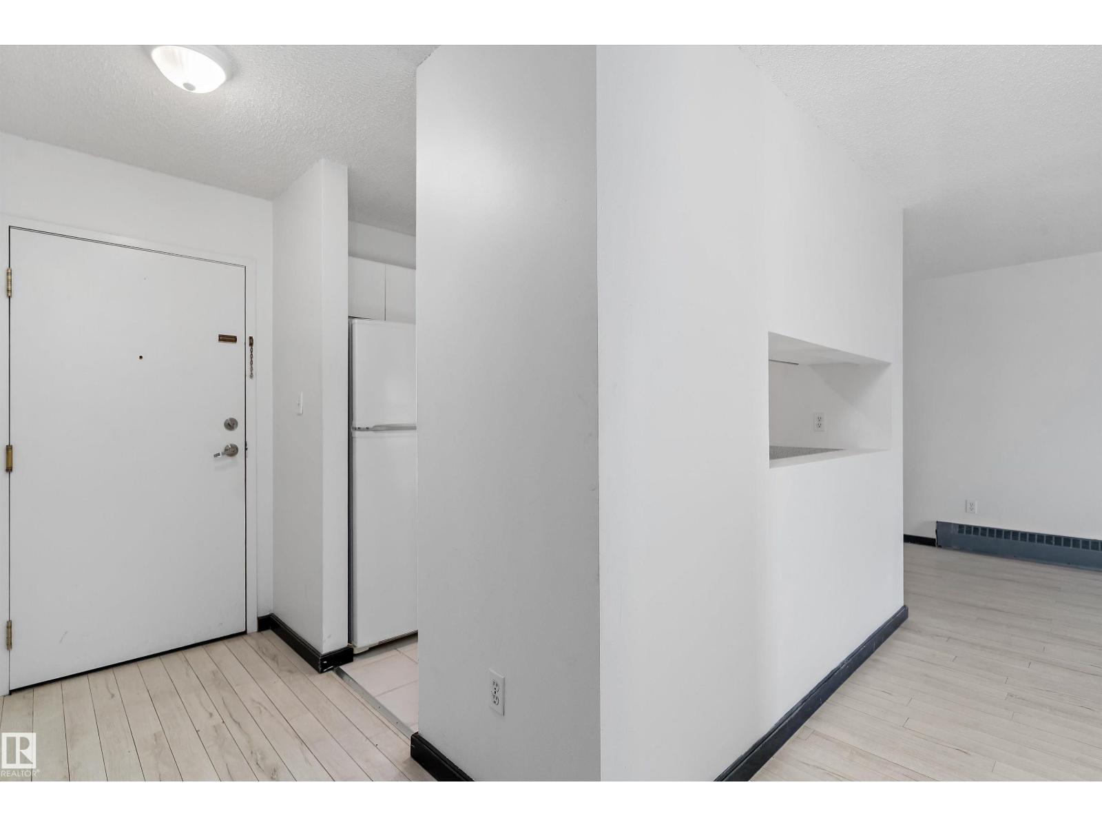 #420 6720 158 AV NW