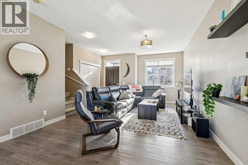 605 Evanston Manor NW