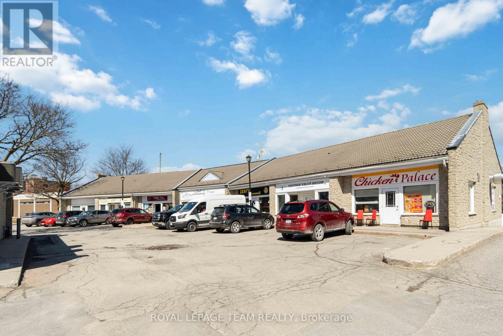 8 - 75 ELGIN STREET W