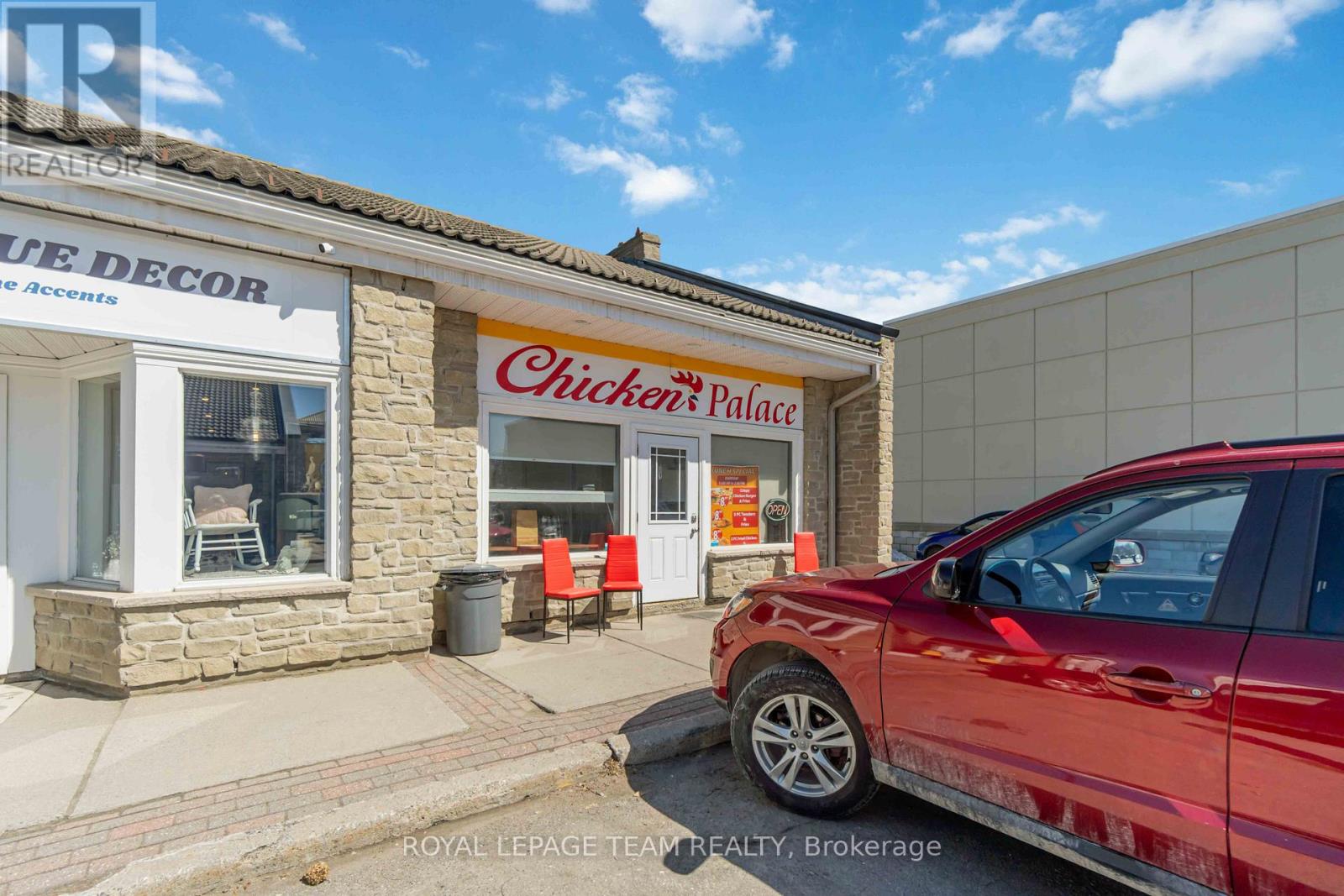 8 - 75 ELGIN STREET W