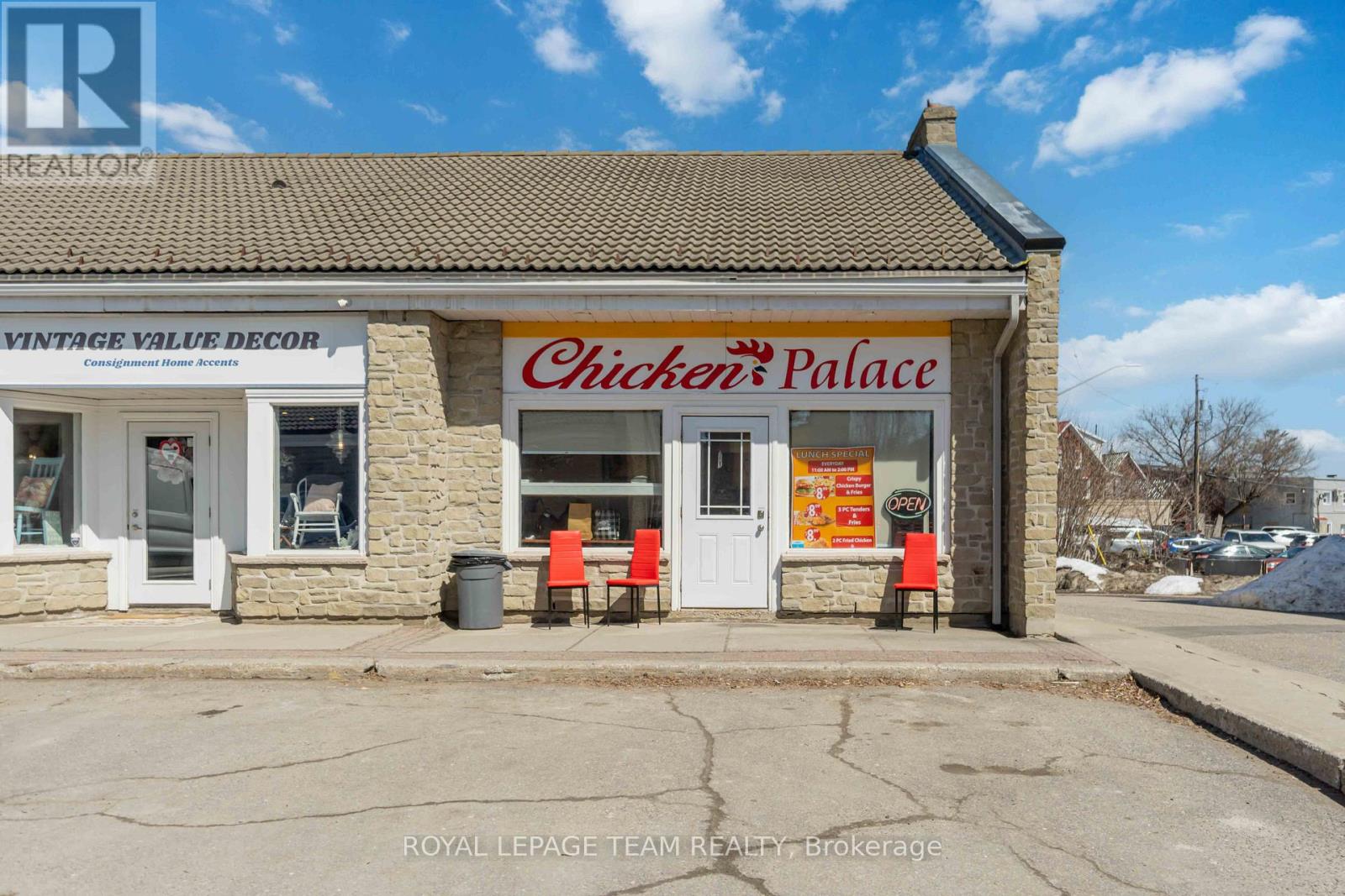 8 - 75 ELGIN STREET W