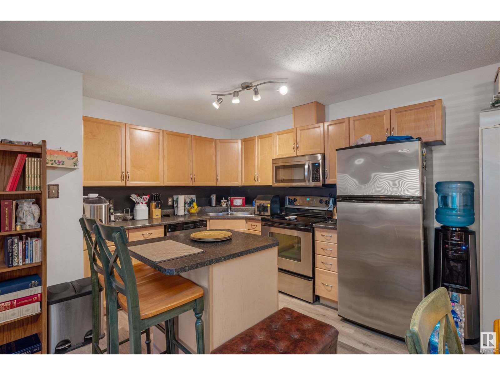 #109 309 CLAREVIEW STATION DR NW