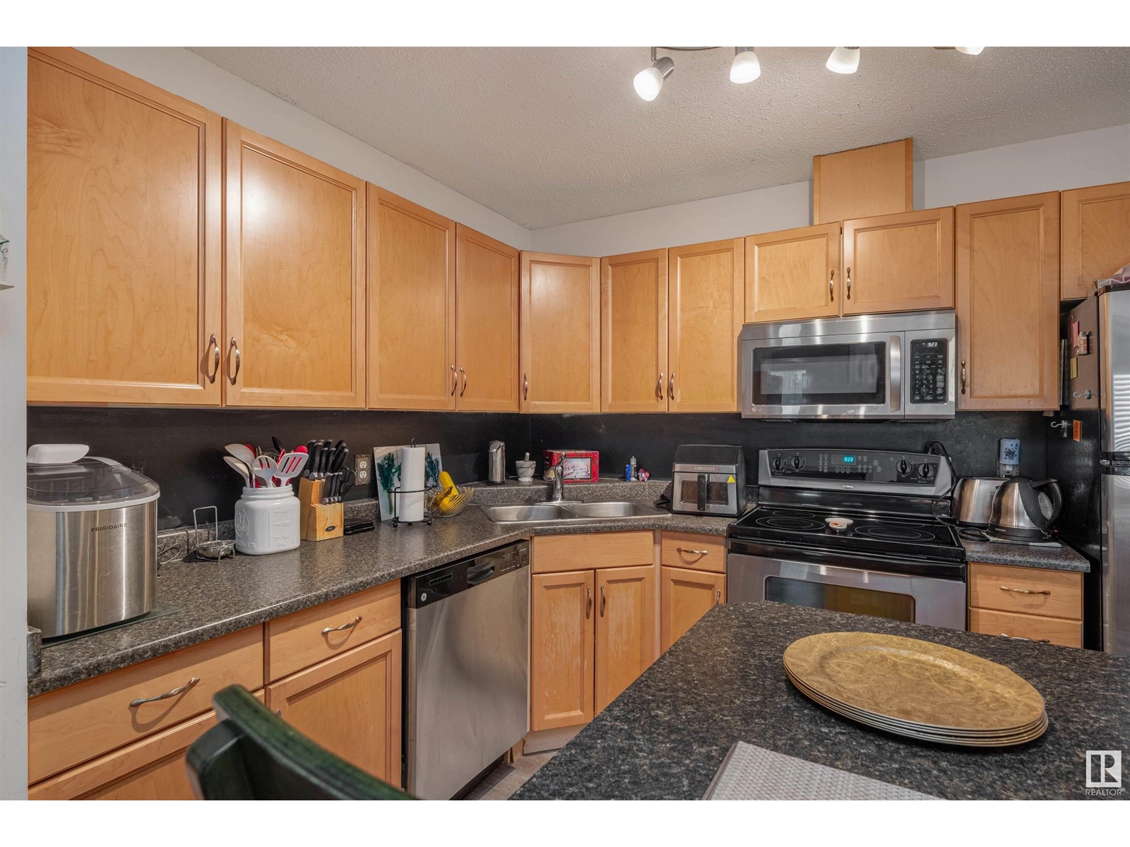 #109 309 CLAREVIEW STATION DR NW