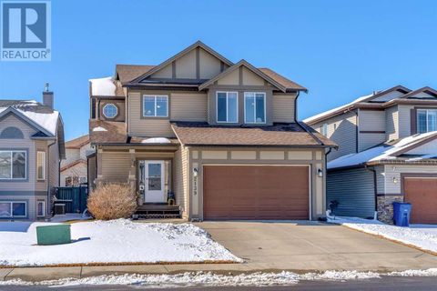 2139 Luxstone Boulevard SW Airdrie AB T4B0A5