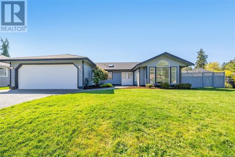 704 Sutton Pl Qualicum Beach BC V9K2B9