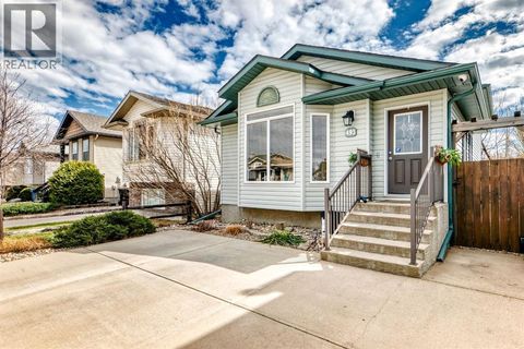 493 Squamish Lane W Lethbridge AB T1K7W7