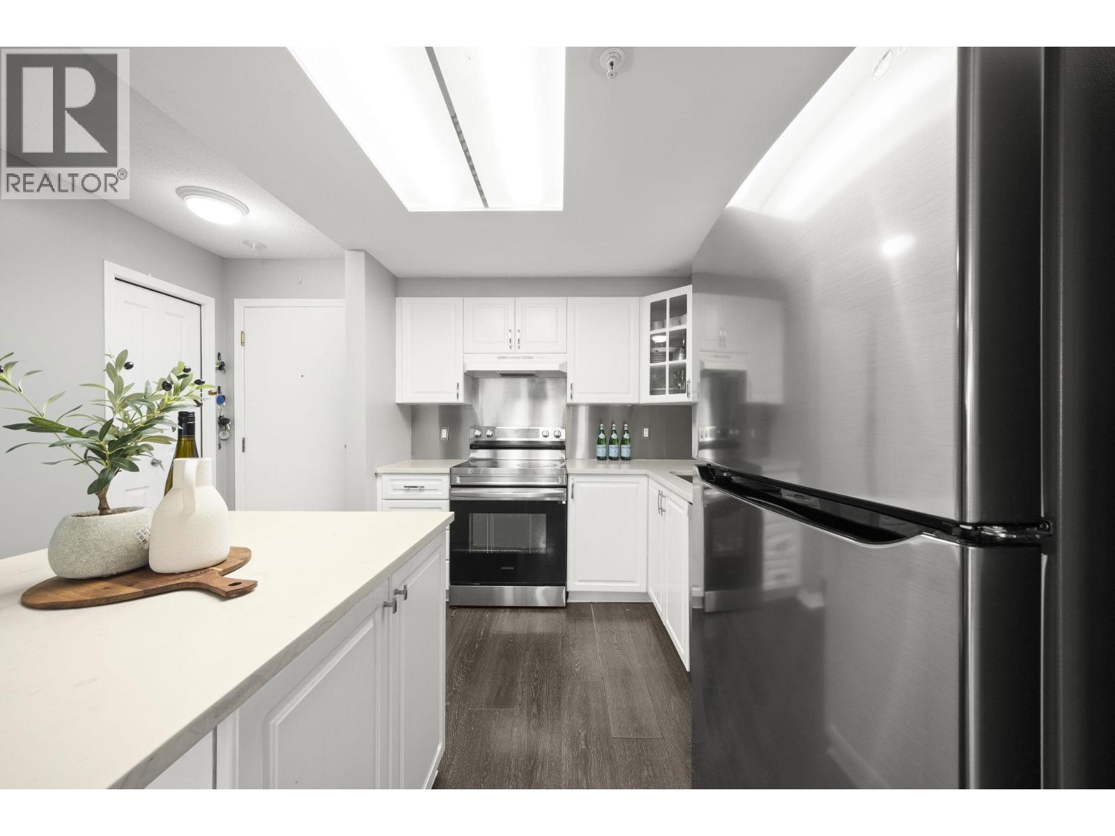 202 1650 GRANT AVENUE