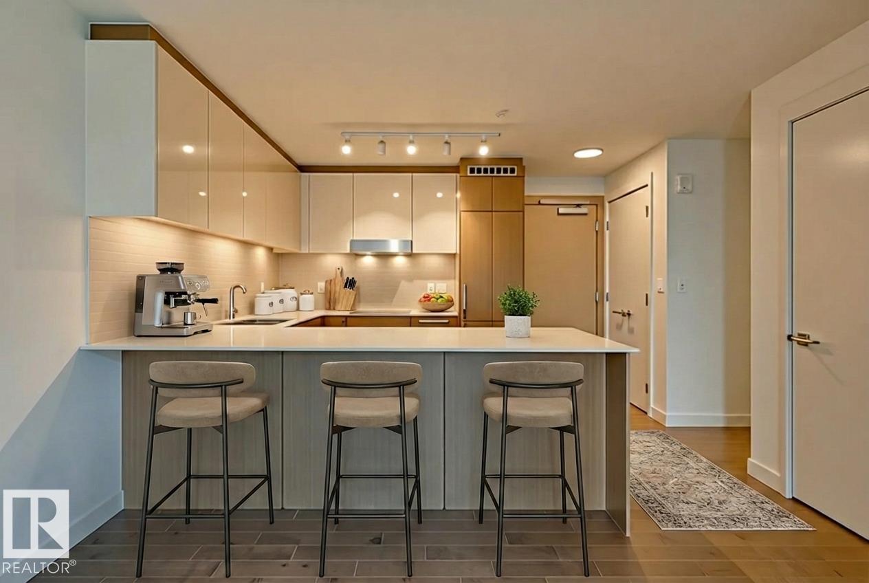 #3306 10360 102 ST NW