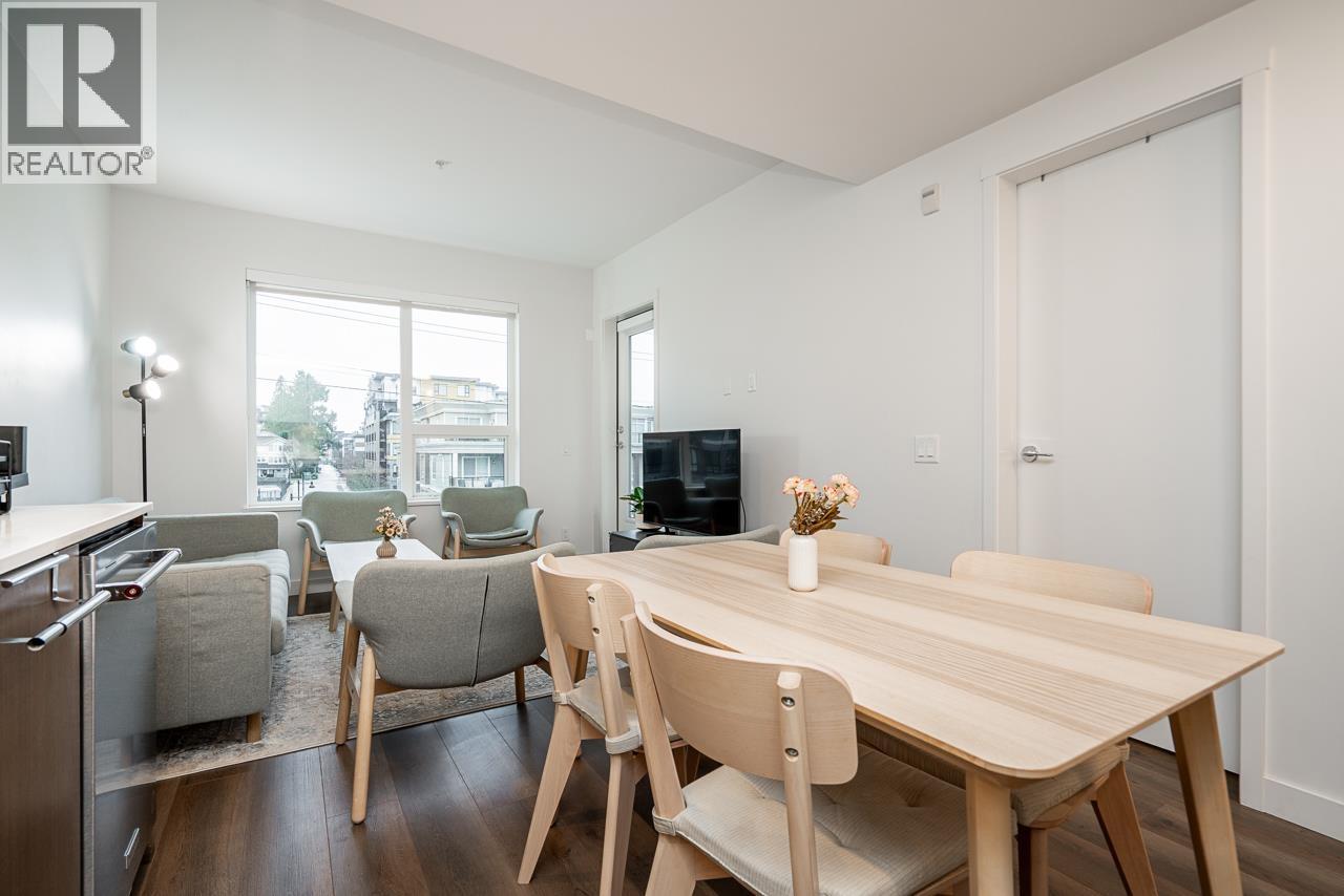 308 645 COMO LAKE AVENUE