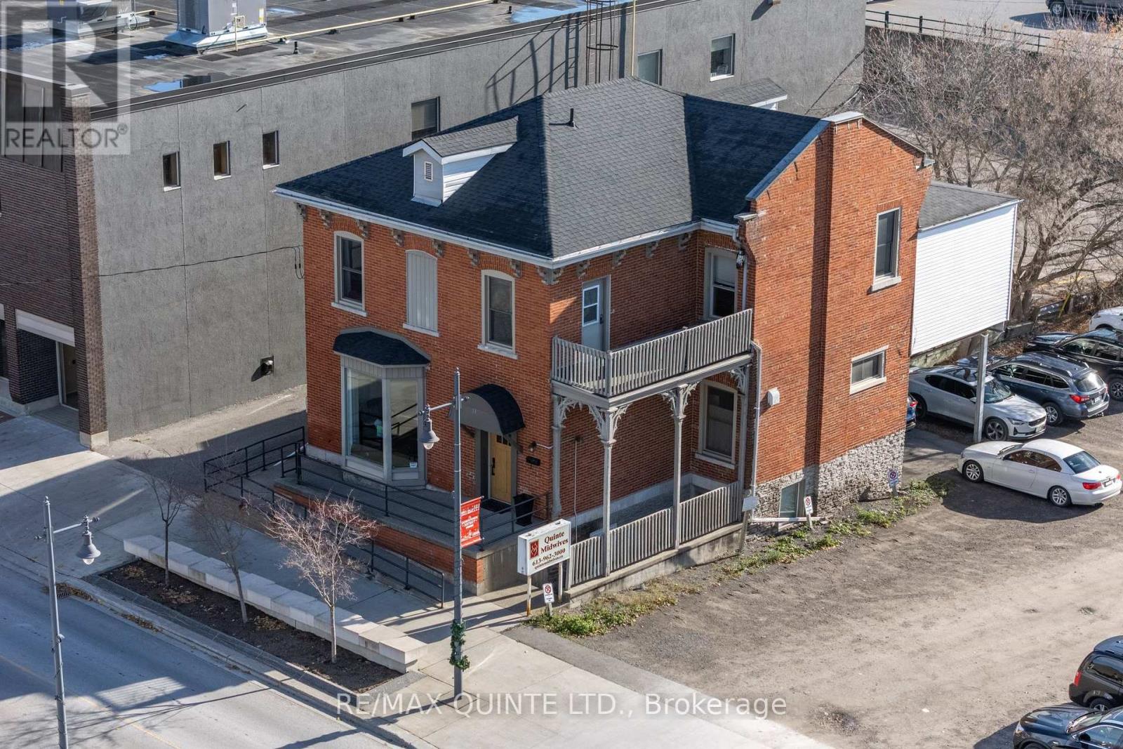 11 VICTORIA AVENUE