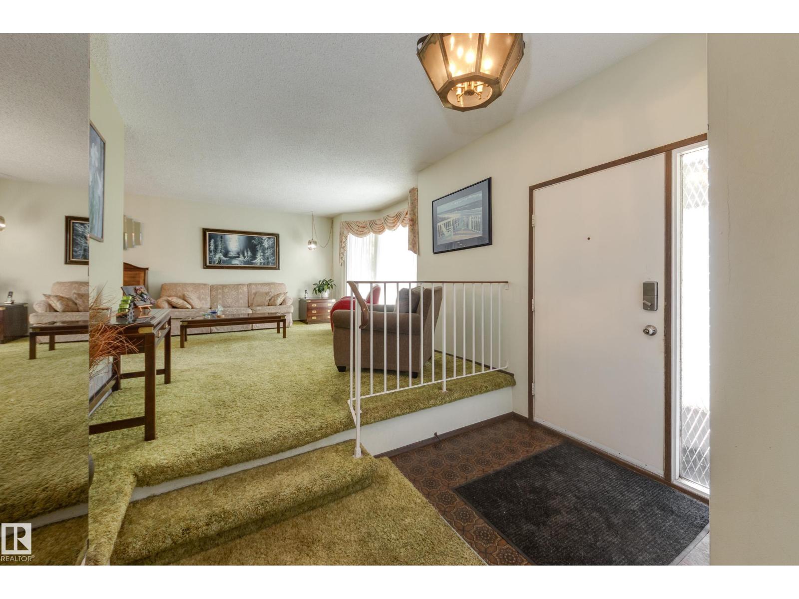 18508 92 AV NW
