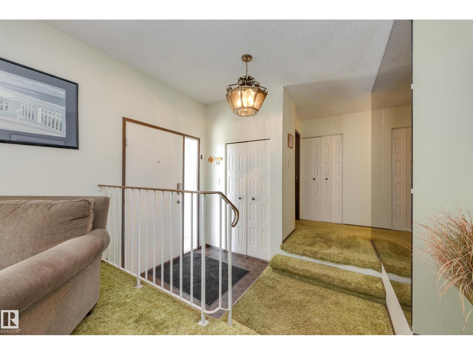 18508 92 AV NW