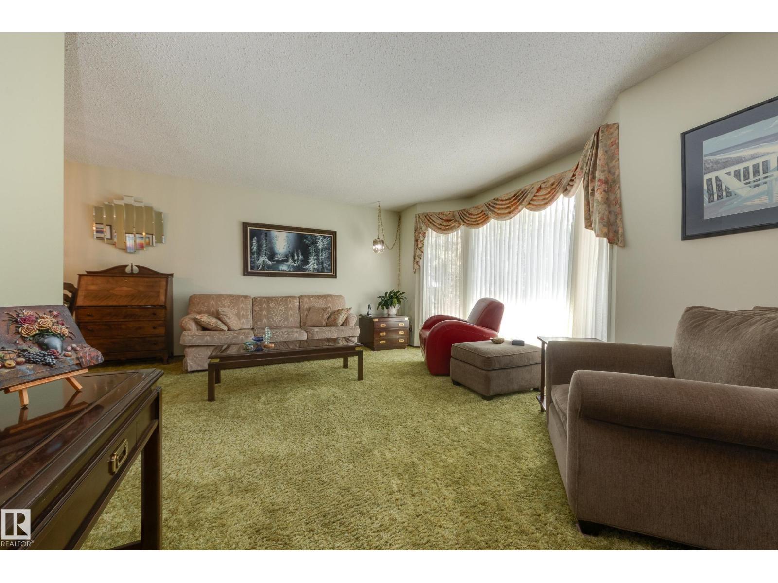 18508 92 AV NW