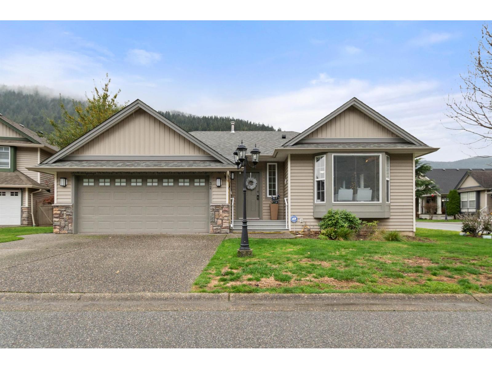 32 349 WALNUT AVENUE|Harrison Hot Springs