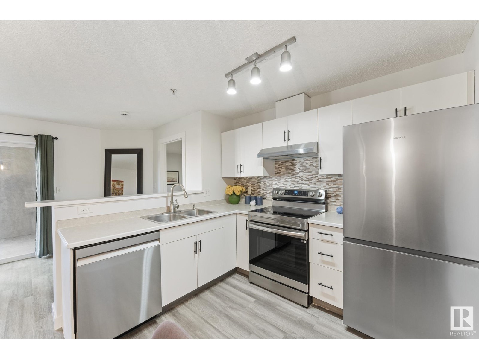 #106 14708 50 ST NW