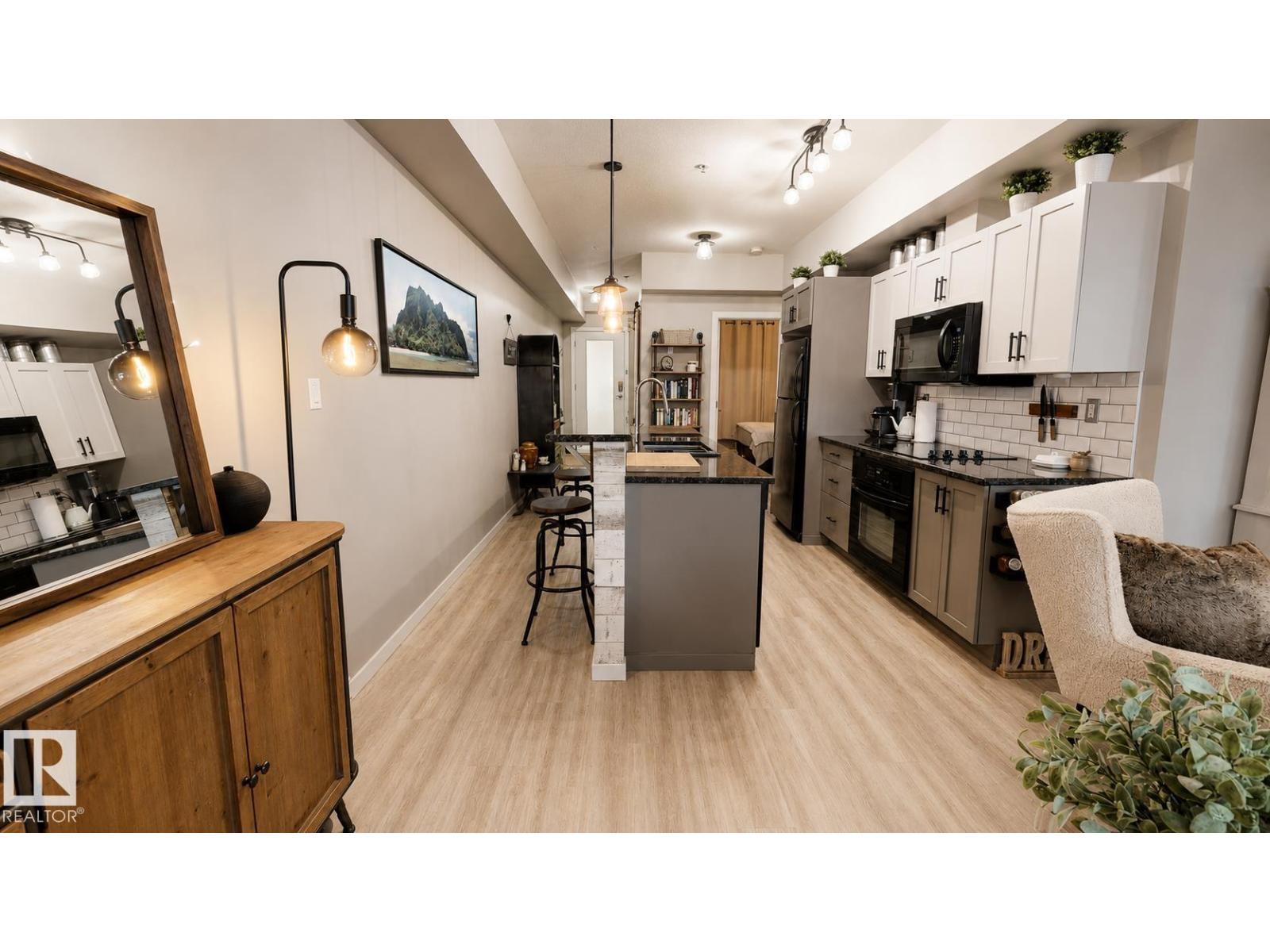 #151 4827 104A ST NW NW