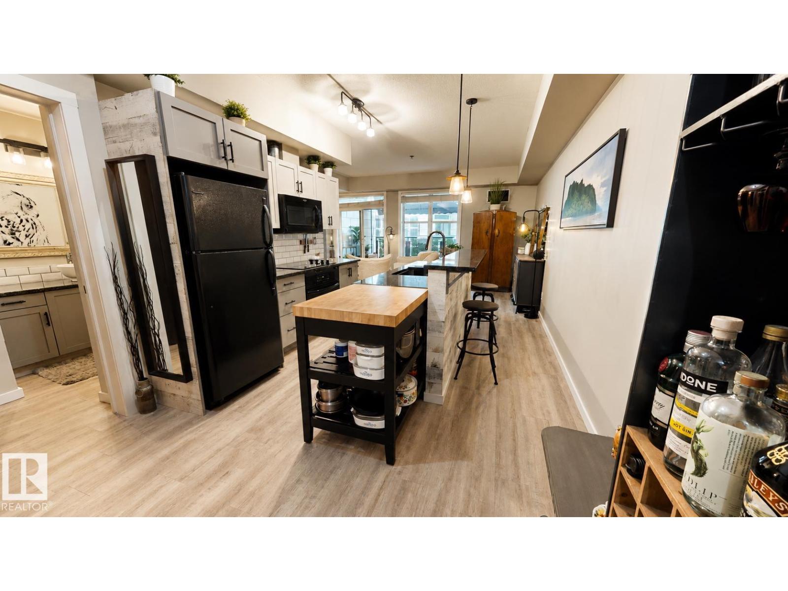 #151 4827 104A ST NW NW