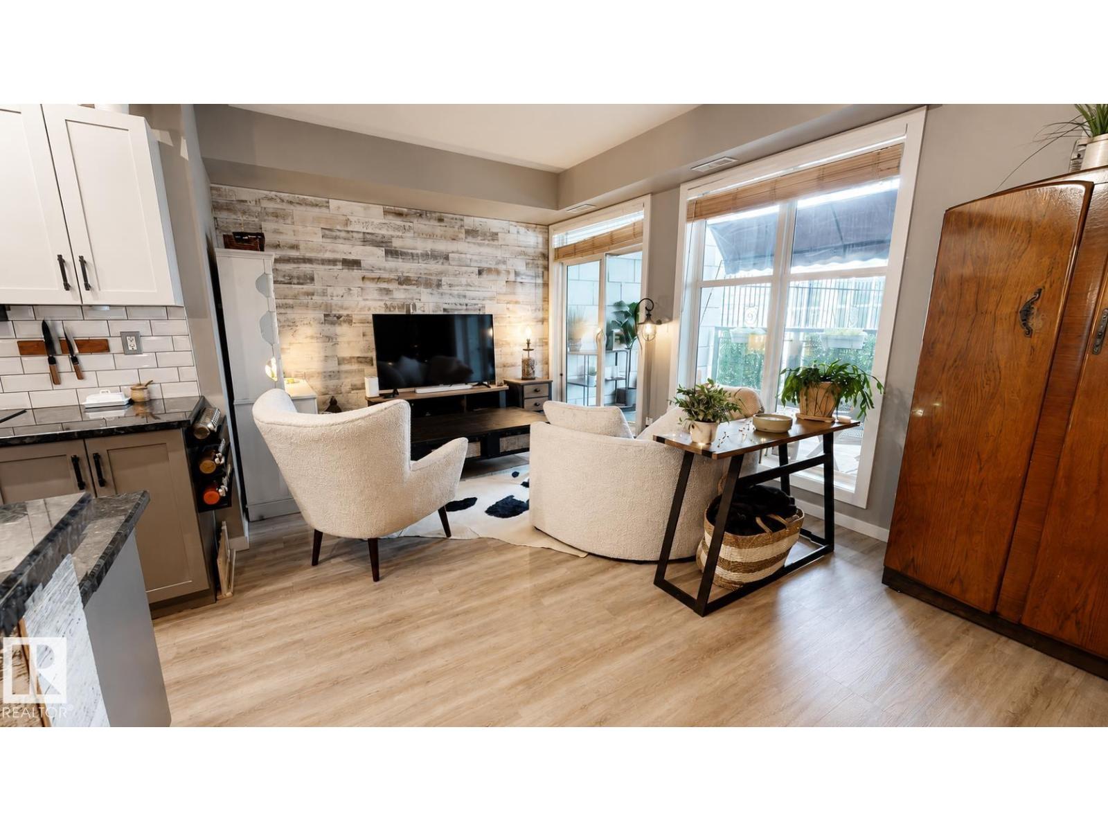 #151 4827 104A ST NW NW
