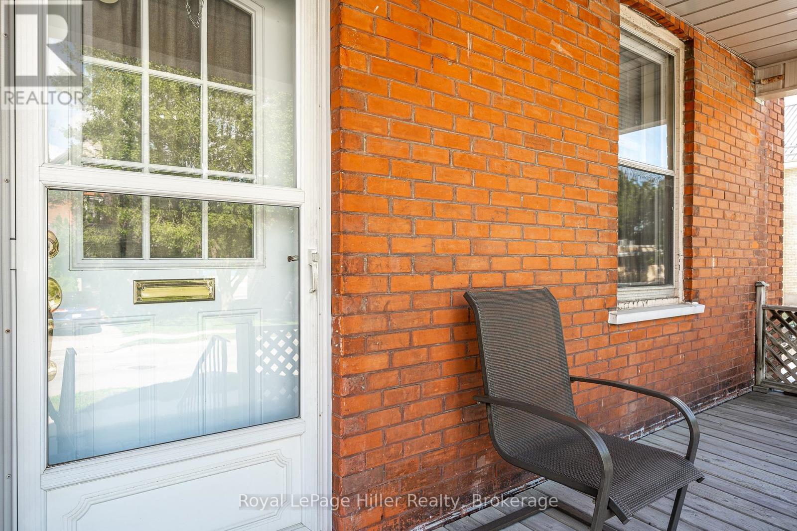 139 WELLINGTON STREET