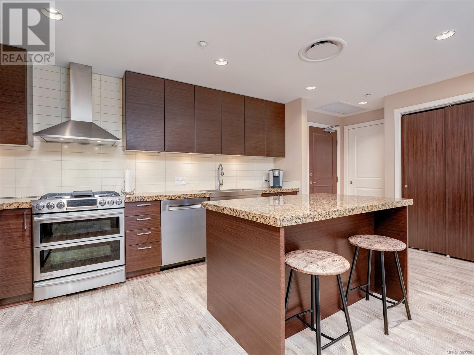 213 1400 Lynburne Pl