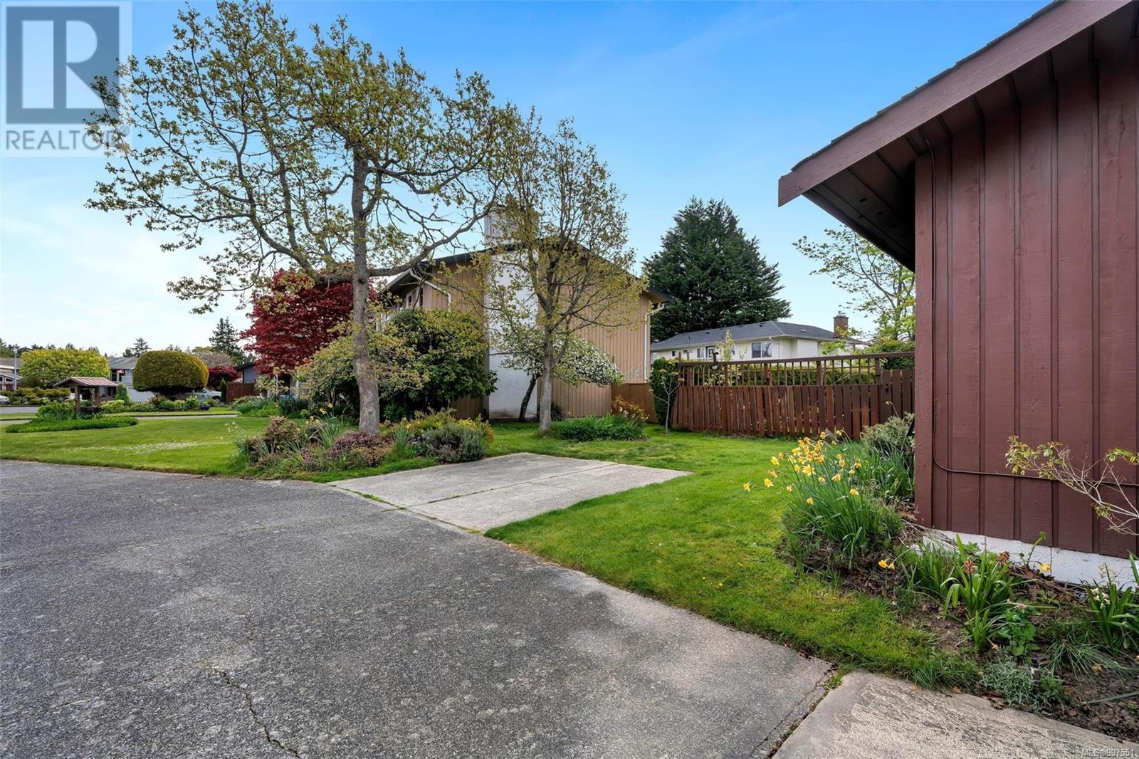4370 Paramont Pl