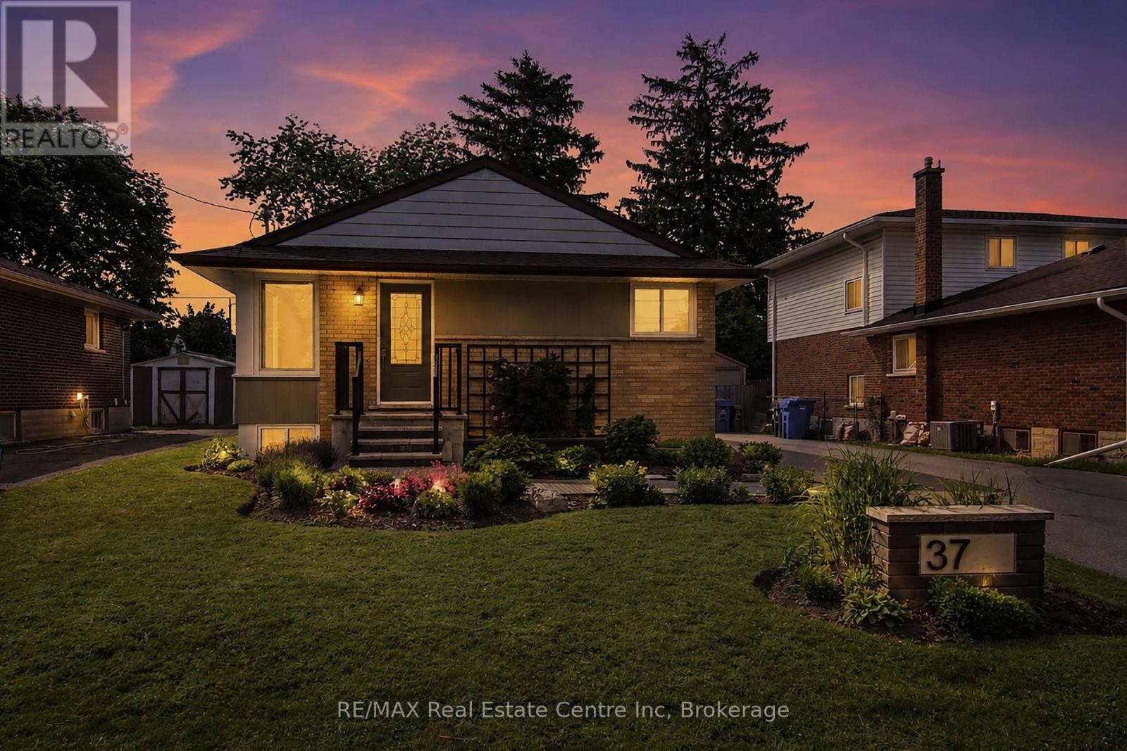37 OTTAWA CRESCENT