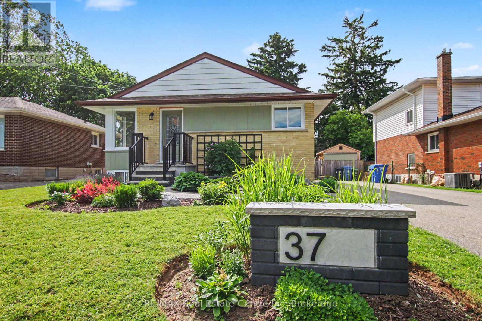 37 OTTAWA CRESCENT