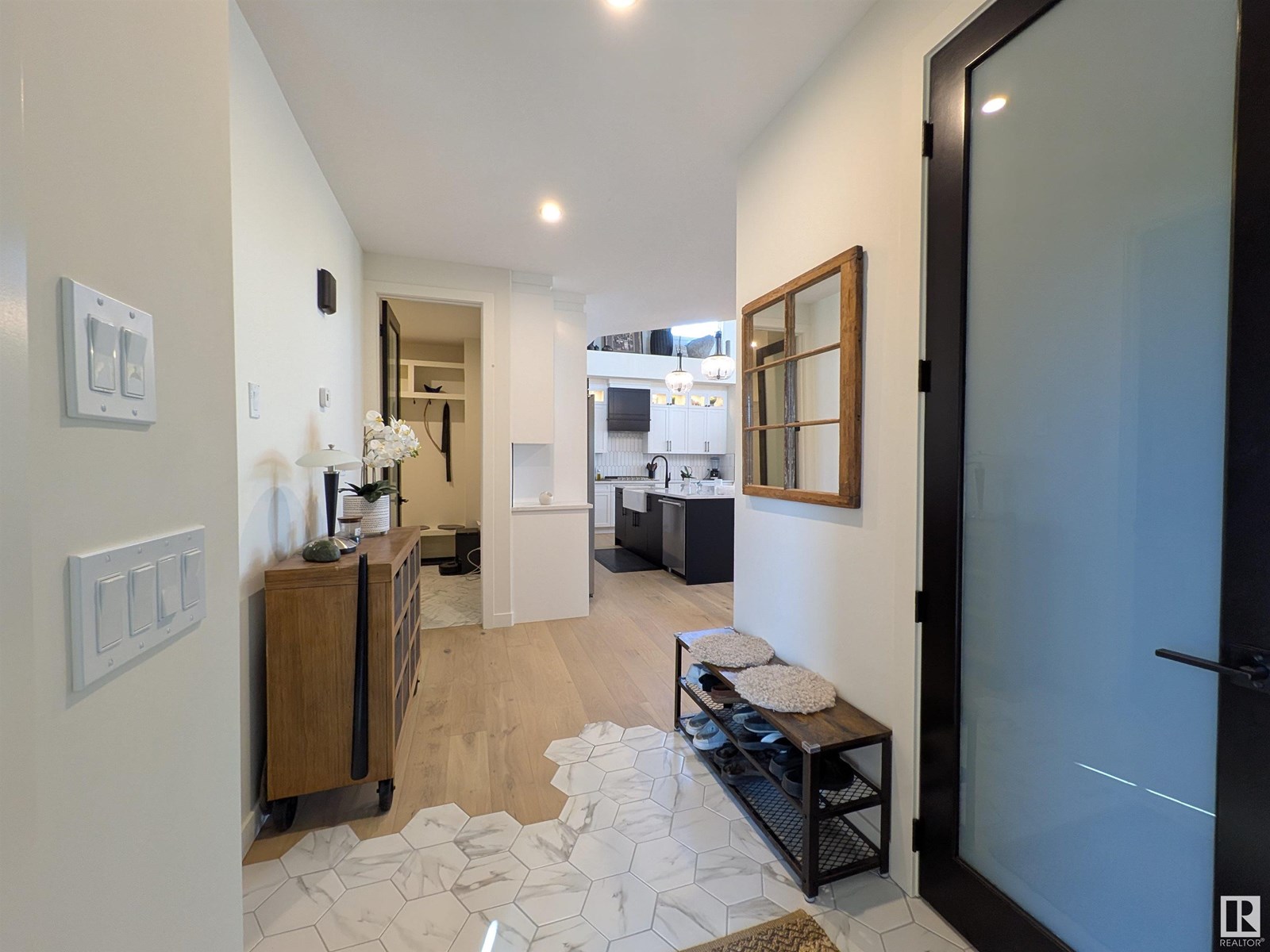 73 ASHBURY CR