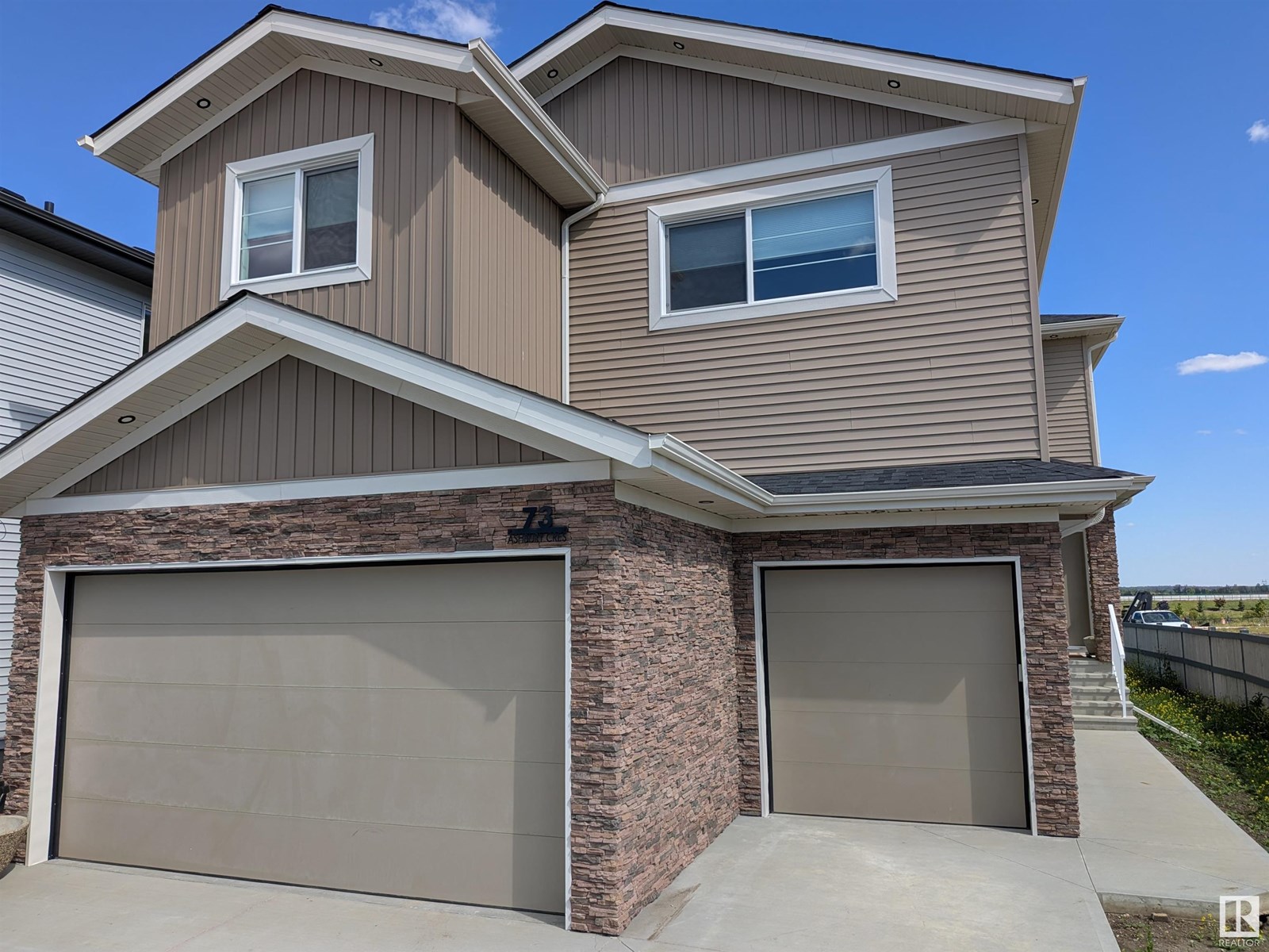 73 ASHBURY CR